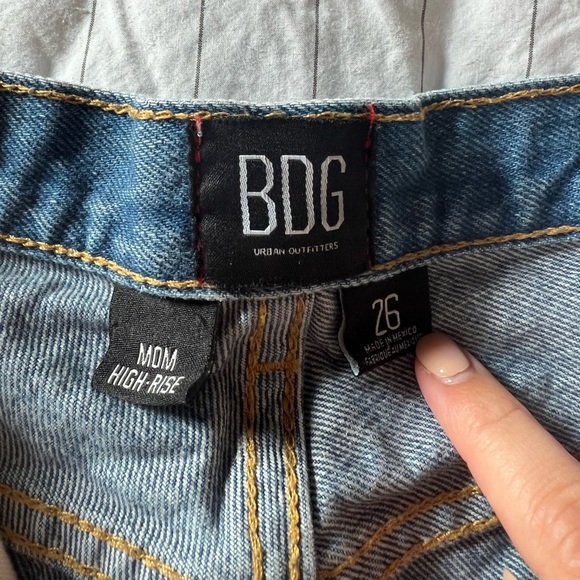 BDG High Rise Mom Short - Picture 3 of 3